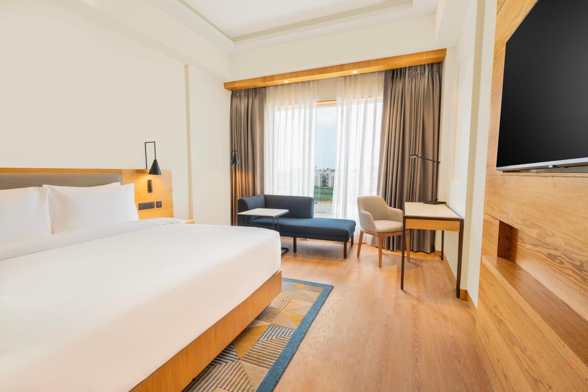 Radisson Hotel Vrindāvan Exteriör bild
